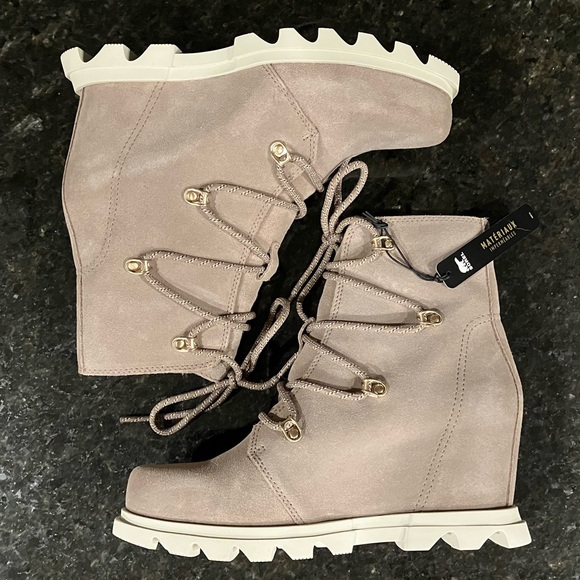 New Sorel Joan Of Arctic Wedge III Lace Boot, Waterproof Suede Lace-Up Booties - Picture 14 of 16